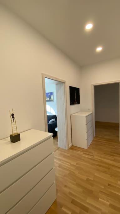 Chez Amis Arena Apartment
